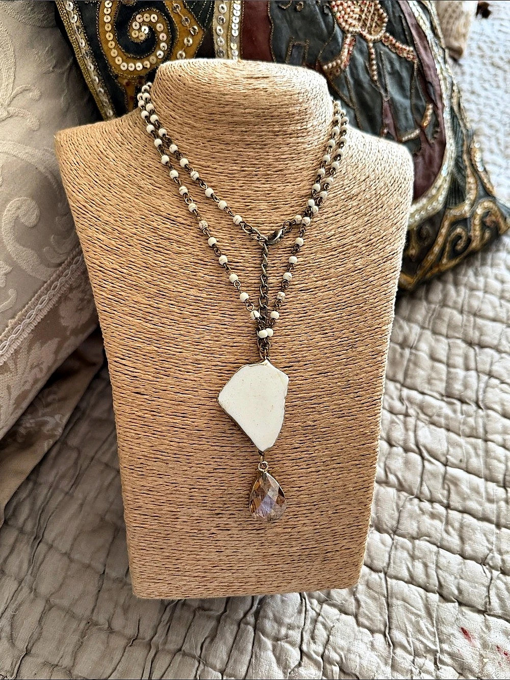 Stella & Ruby Beaded Pendant Necklace in White & Gold